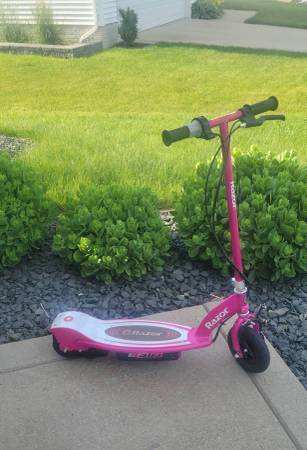 Kids Electric Razer E100 Scooter 1