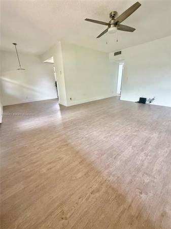 $1,950 / 2br - 954ft2 - Beautiful remodeled 2 bedroom / 1.5 bath condo (Pembroke Pines)64051005014017122