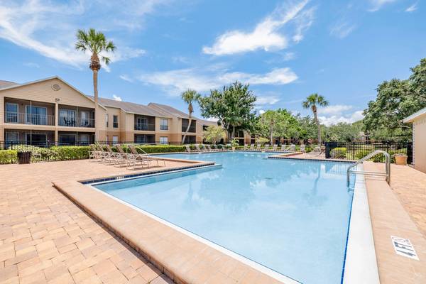 $1,339 / 1br - 669ft2 - Beautiful lake front homes!64002493276418121