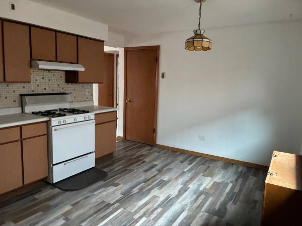 $1,650 / 2br - 1000ft2 - 2bd  / 1-bath  $1,650 - 1000 sq ft (Cumberland/I90/Northwest/O'hare/Ohare/close to blue line)64041646748546123