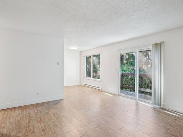 $1,495 / 2br - OBTÉN 1/2 MES GRATIS - LLAMA HOY + Encimera con Estilo Retro - Cómodo 2B (Halsey e I-84)63831397328257124
