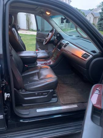 2007 Cadillac Escalade - $4,800 (Plainfield)63618752862083123