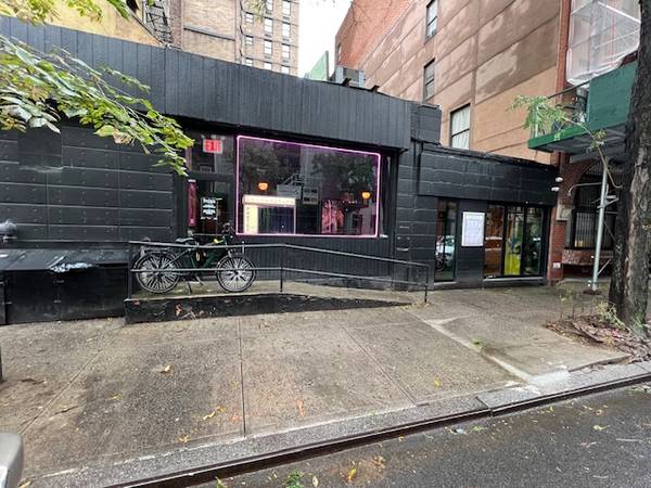 Move In Ready Store Front 30th bewteen Lex & 3rd.  No Food or cooking. 1