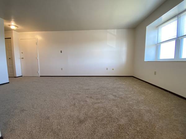 $1,095 / 2br - Charming 2BR at The Bellwood Manor! Central A/C & MORE! - Call Today!! (Bellevue / West View / Avalon / Ross Township)64013364045443123
