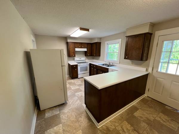 $1,650 / 3br - Well maintained two full bath (Greenville)63783834321027123