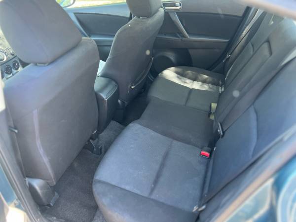 2011 Mazda3 AUTOMATIC  CLEAN TITLE RUNS  GREAT - $3,500 (MESA)63470597522049124