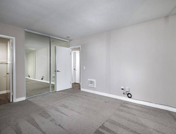 $2,200 / 1br - Oceanside Blvd || Carport & Garage Option - 1 Bed Apt Near the Ocean (Oceanside)63701586215299121