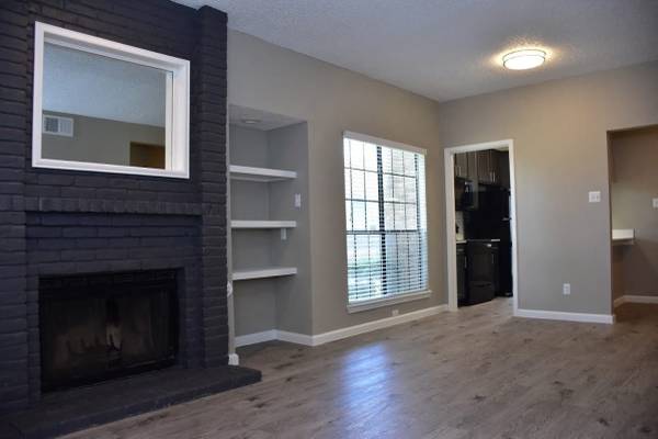 $1,195 / 2br - 850ft2 - Wood Burning Firplace, On-Site Management, Microwave (7920 Skillman St, Dallas, TX)63846410388227120