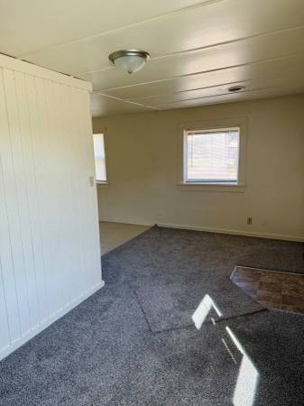 $695 / 1br - 1 bedroom duplex (South Beloit)63882117386241122