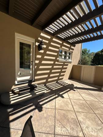 $1,795 Habitación con entrada privada y baño para alquilar. (Calabasas)63829302214785123