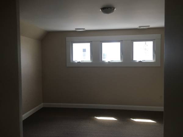 $400 / 200ft2 - Office space Manchester NH (North Manchester NH)63986779477890121