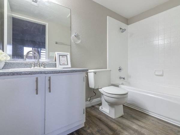 Gym, Pool, 2bd 2ba 1