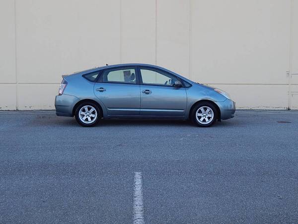 2005 Toyota Prius Base 4dr Hatchback - $4,500 (- Grandes Autos - Grandes Precios ! Llama Hoy)63654701883907121