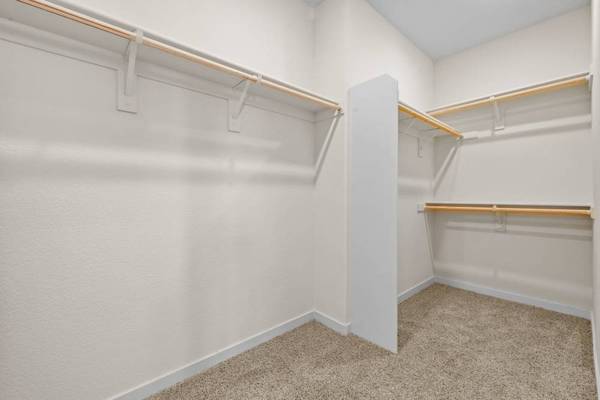 $2.349 / 1 habitación - 1027 pies² - Armarios empotrados, electrodomésticos de alta eficiencia energética, encimeras de cuarzo (6122 Plaza Loop, Rocklin, CA)63228572021763122
