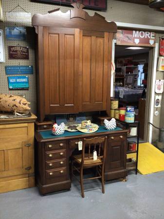 Victorian Desk 1