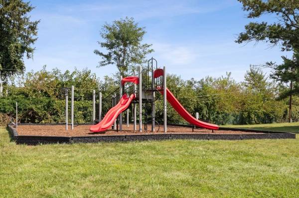 $1,485 / 2br - Aire acondicionado, estacionamiento en el lugar, muebles de diseño (3526 Langrehr Road, Milford Mill, MD)63694780365059121