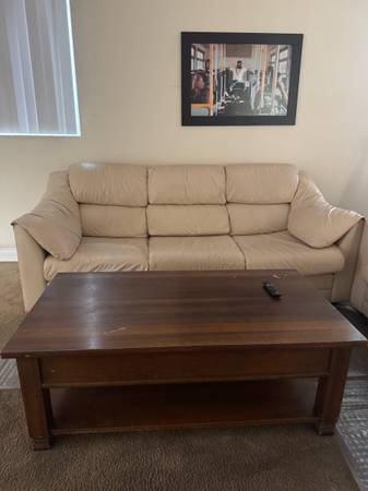 $500 total move in shared room with kitchen 1