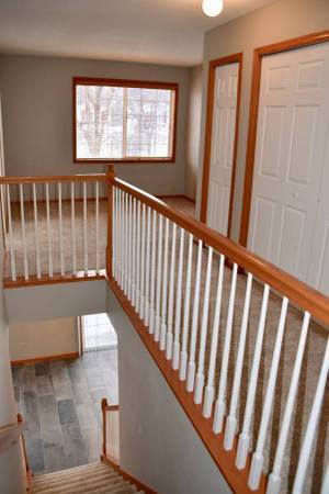 $1,650 / 2br - 1500ft2 - Newly Updated End Unit Townhome (Forest Lake)64003958839938121