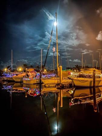 $1,408 Live Aboard 30' Boat Dockage (Key West, FL)63923416819971121