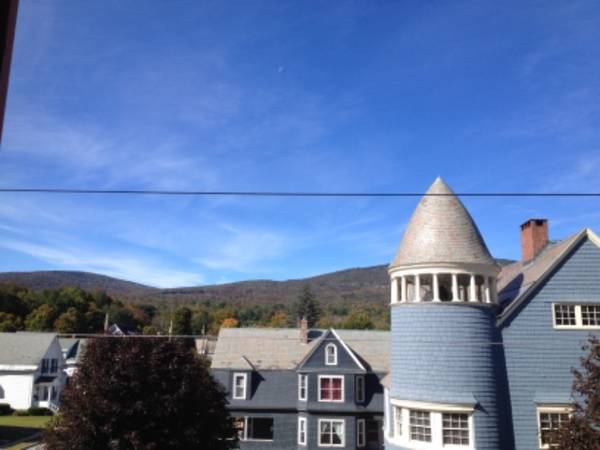 $1750.00 / 3br - 1500ft2 - 5 MONTH spring and summer vacation rental63313390894851123