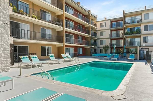 $2,195 / 1br - 739ft2 - Coming Soon Newly Upgraded 1Bd+1Bath Apartment Home!! (6805 Louise Ave, Los Angeles, CA 91406)63998152827011123