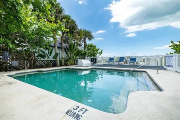 $130 / 1br - 480ft2 - BLUE HERON COTTAGES CONDO (Indian Rocks Beach)63976135334146122