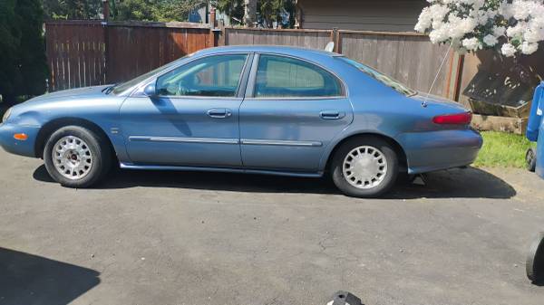 1999 Mercury Sable, automático de 4 puertas. Funciona muy bien y es cómodo - $3.500 (Lynnwood)63438406210433127