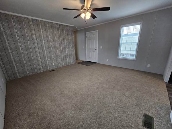 $56,999 / 1056ft2 - Say YES! To Homeownership! (Robin Glen)64198883845891124