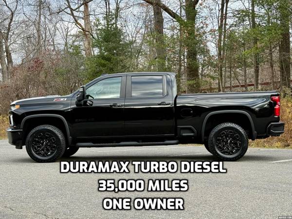 2022 Chevrolet Silverado 2500HD Crew Cab Duramax LTZ 4WD 1