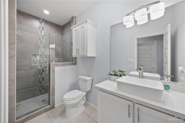 $325,000 / 4br - 2116ft2 - Amazing Home in McAllen (McAllen)64198893483139124