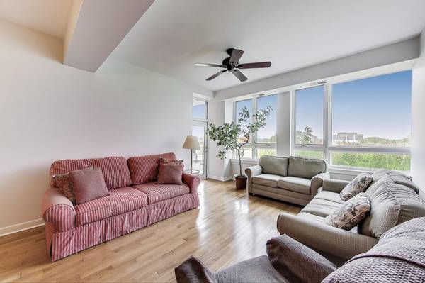 $2,600 / 2br - 1300ft2 - Modern 2 bed, 2 bath with roof deck and 2 parking spots (Suganash)63960149334147123