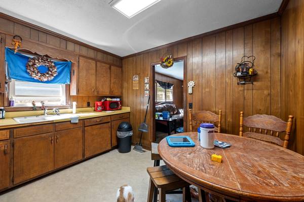 $175,000 / 3br - 1520ft2 - PRICE REDUCED!! 3 Bed 1.5 Bath Brick Ranch (Burlington)64027277180803123