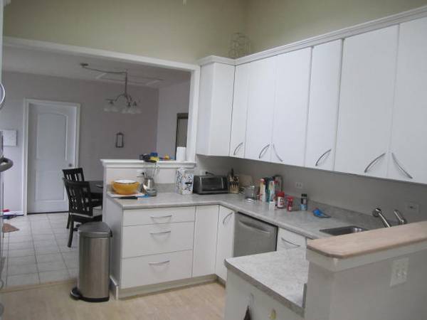 Habitación y baño ofrecidos en acogedora casa tranquila (Gainesville)63736258520321122