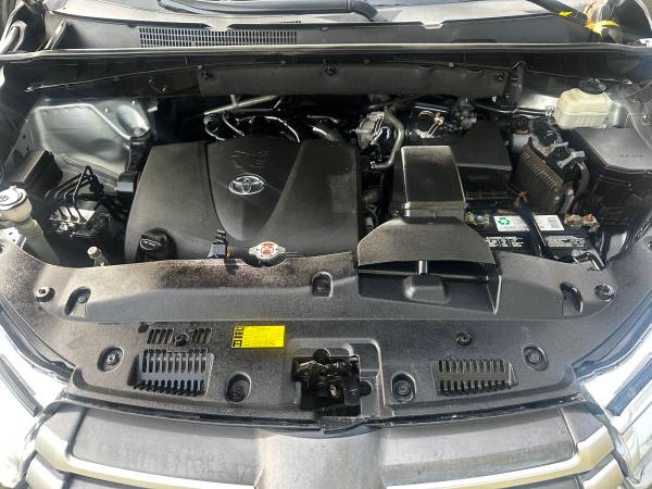 Toyota Highlander 2019 LE 1