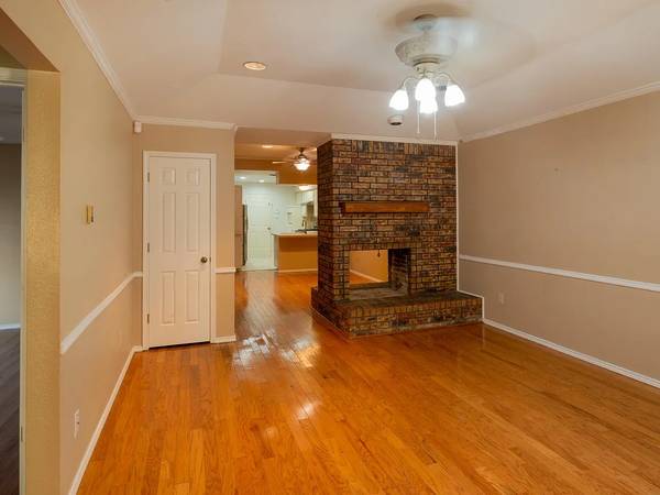 $524 / 1br - Private bedroom available today with attached bath in residence (Omaha)63681695529859123