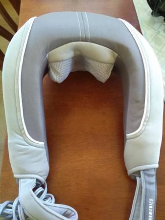 Masajeador cervical Shiatsu y de vibración HoMedics NMS-360 - $25 (hayward / castro valley)63439742185857124