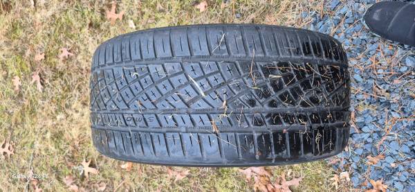 Continental Extreme Contact DWS06 235/35 ZR 19 91Y Neumático de baja perfil - $55 (East Bridgewater)63438975071619123