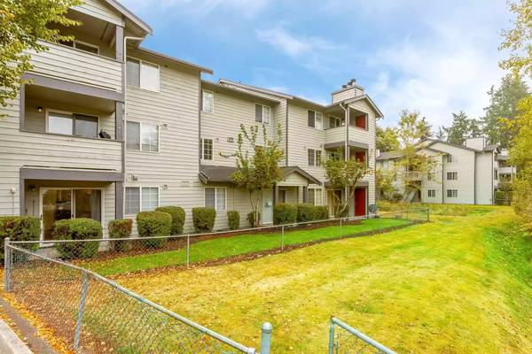 $1,575 / 2br - 880ft2 - ¡Vive en el corazón de todo! El barrio principal de Tacoma te espera. (Tacoma - Midland)63659664290947122