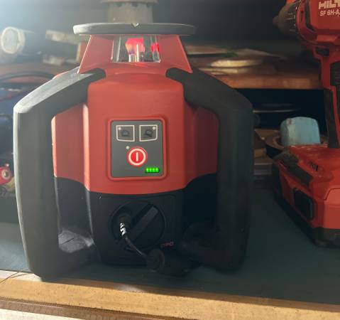 HILTI PRE 3 Laser Level Rotating w/ Receiver 1