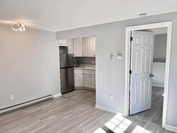 $1400.00 / 1br - Completely renovated 1 bedroom.64017047902595124