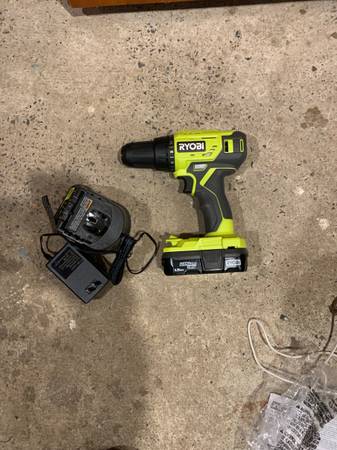 RYOBI ONE+ 18V Lithium-Ion Cordless 1/2 in. Drill/Driver Kit 1