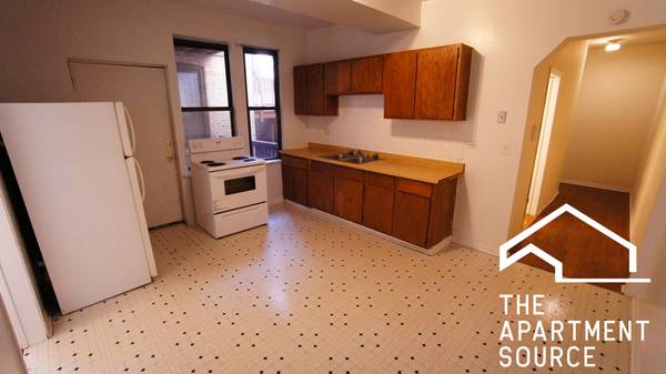 $2,195 / 2br - 1002ft2 - Large 2 BR- walking distance to Blue Line (ADMIN FEE WAIVED) (Logan Square)63781420084483120