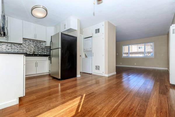 $2,390 / 1br - 750ft2 - 1/bd, Balcony or Patio, Covered Parking (alameda)64000751682562121