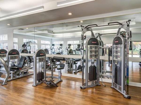 $1,540 / 1br - 659ft2 - Stay connected in the Internet Café with Wi-Fi hotspot (8900 SW Sweek Drive)63914972024579124