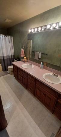 $700 / 3br - *ROOM FOR RENT* Meridian. (Locust Grove SOUTH MERIDIAN)63794870351363124