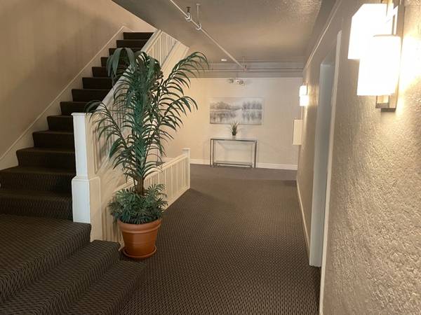 $1,495 / 1br - 650ft2 - * Midtown apartment, hardwood floors, quiet neighborhood * (Sacramento)63791128921475124