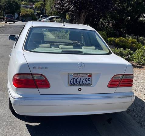 ¡2001 Mercedes Benz E320 con pocos kilómetros y excelente estado! - $6,500 (belmont)63470586221953124