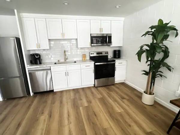 $600 / 1br - 700ft2 - Extended Stay Suites Palm Desert -Weekly Daily Spacious (Palm Desert (El Paseo))63981530583170122