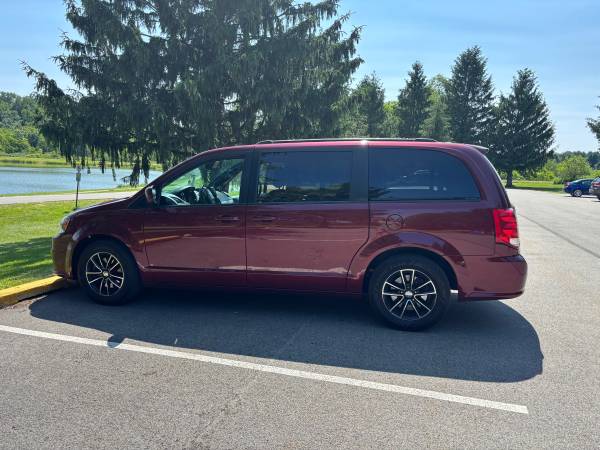 2018 Dodge Grand Caravan GT - $11,90063654694594817123