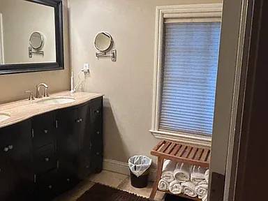$1,650 / 3br - 1280ft2 - Super Cute 3BR Midtown Home with Backyard Patio & Garage (Sacramento)64043494867586121